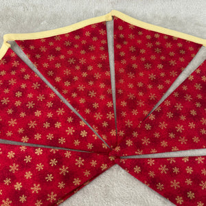 Bunting / x Christmas Red with Gold Snowflakes