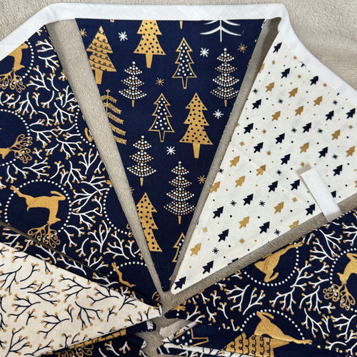 Bunting / x Navy Blue with Reindeers and Trees