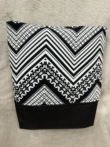 105 Small Black and White Bag